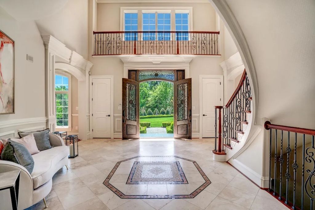 This-5995000-French-Chateaus-Offers-Unparalleled-Lifestyle-of-Leisure-and-Elegance-in-Virginia-5