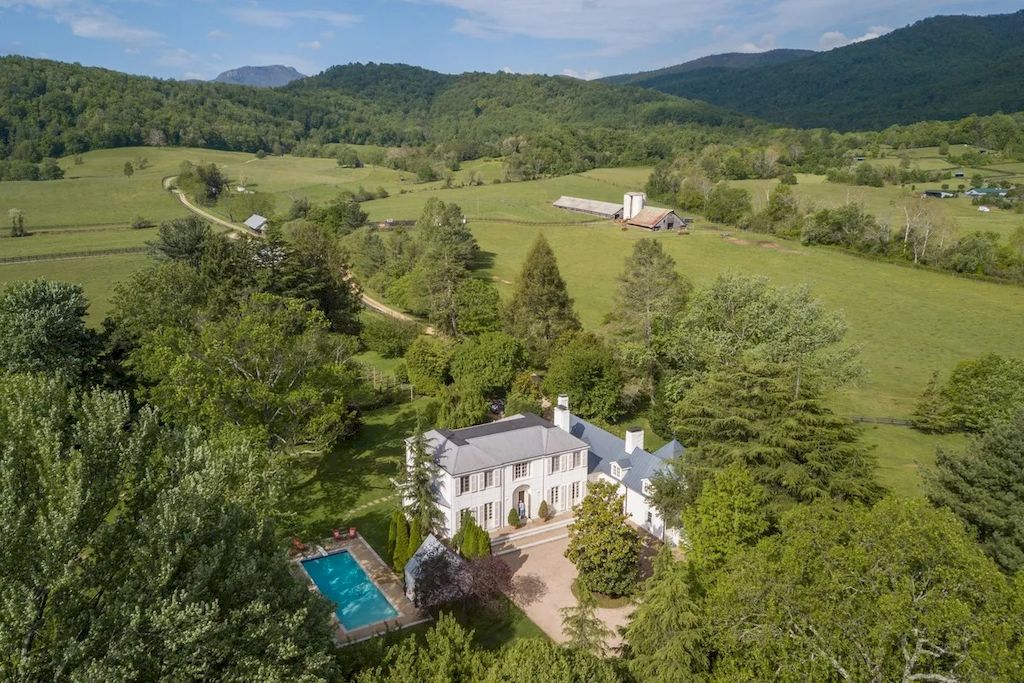 The Home in Virginia is a luxurious estate surrounded by 360 degree mountain view now available for sale. This home located at 61 Deerfield Ln, Sperryville, Virginia; offering 05 bedrooms and 05 bathrooms with 7,892 square feet of living spaces. 