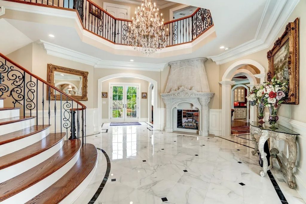 This-6775000-Distinguished-French-Provincial-Estate-Conveys-a-Truly-Resort-like-Life-in-Virginia-2