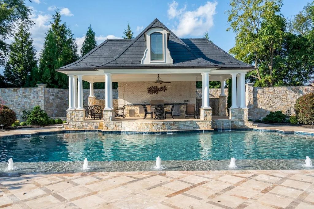 This-6775000-Distinguished-French-Provincial-Estate-Conveys-a-Truly-Resort-like-Life-in-Virginia-31