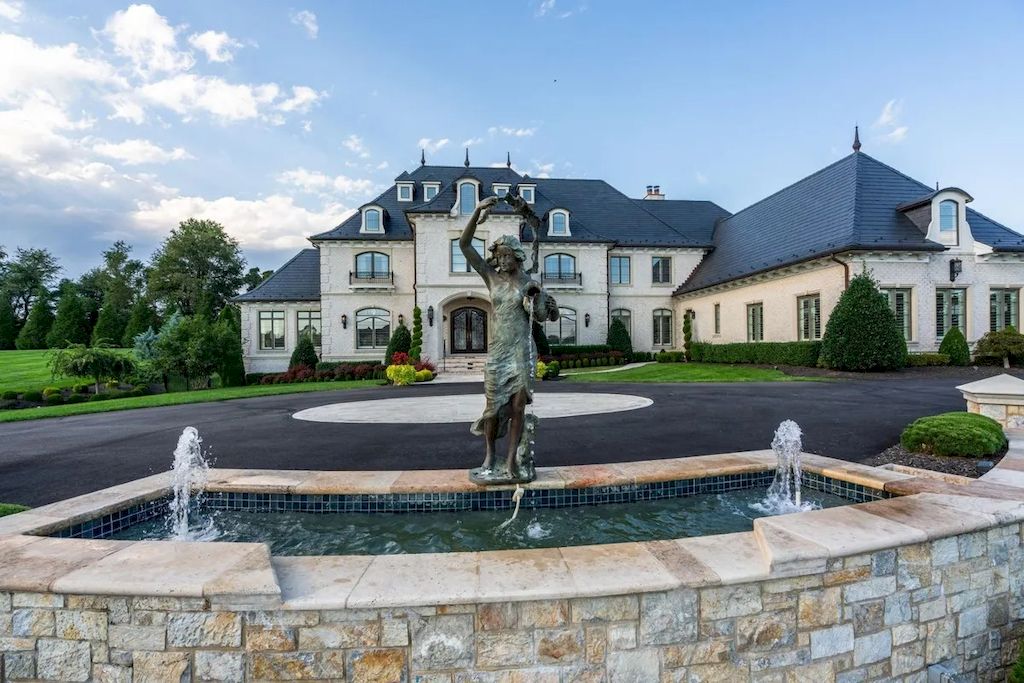 This-6775000-Distinguished-French-Provincial-Estate-Conveys-a-Truly-Resort-like-Life-in-Virginia-40