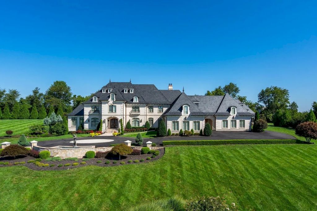 This-6775000-Distinguished-French-Provincial-Estate-Conveys-a-Truly-Resort-like-Life-in-Virginia-41