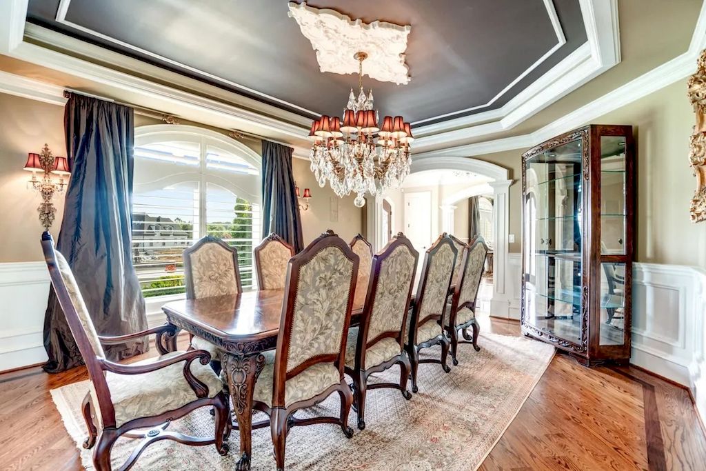 This-6775000-Distinguished-French-Provincial-Estate-Conveys-a-Truly-Resort-like-Life-in-Virginia-6