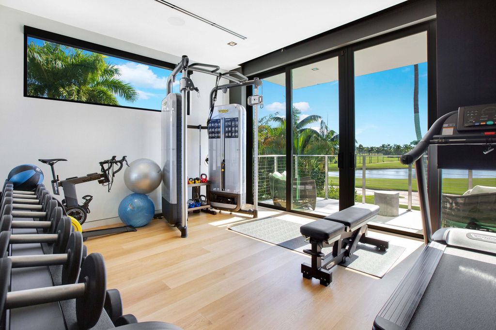 This-7250000-Miami-Beach-Home-with-Sweeping-Golf-Course-View-delivers-True-Luxury-Living-26