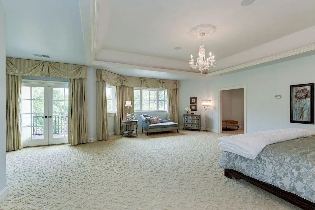 The Home in Virginia is a luxurious home designed for entertaining on a grand scalenow available for sale. This home located at 886 Chinquapin Rd, McLean, Virginia; offering 08 bedrooms and 10 bathrooms with 17,743 square feet of living spaces.