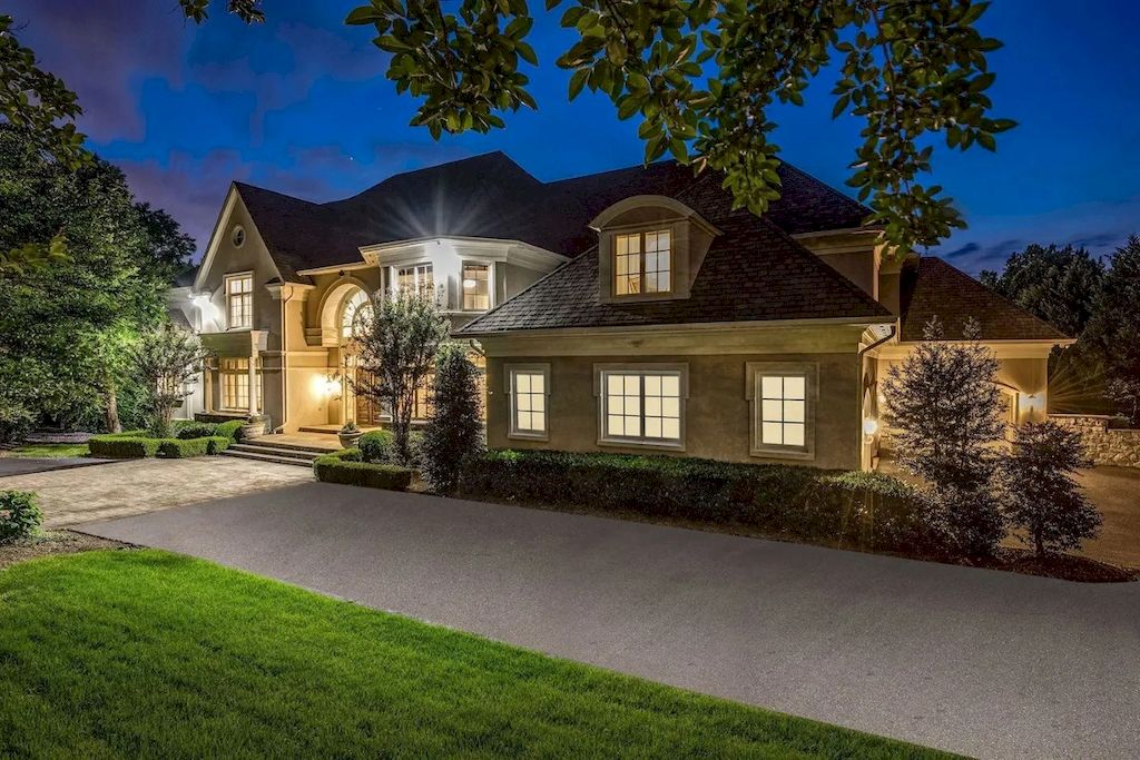 The Home in Virginia is a luxurious home designed for entertaining on a grand scalenow available for sale. This home located at 886 Chinquapin Rd, McLean, Virginia; offering 08 bedrooms and 10 bathrooms with 17,743 square feet of living spaces.