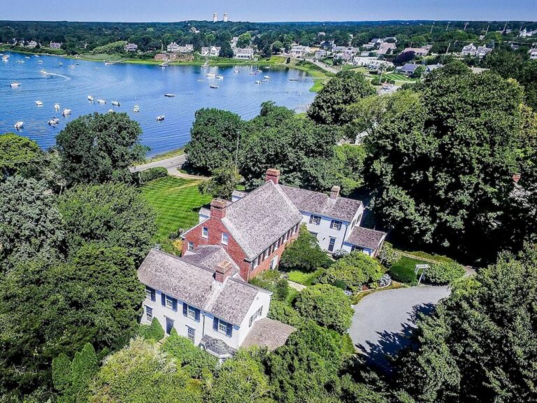 This $7,600,000 Beautiful Georgian Estate Reflects Unparalleled Architectural Details, Craftsmanship and Timeless Charm in Massachusetts
