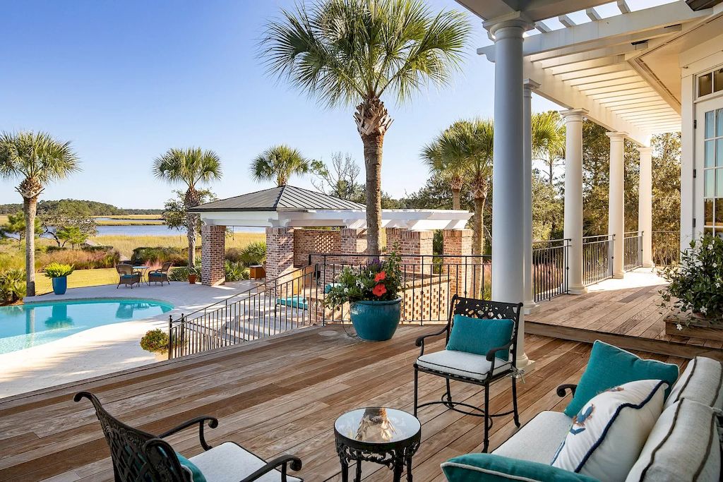 The Home in South Carolina is a luxurious home featuring the finest architecture and endless edge saltwater pool now available for sale. This home located at 4458 Park Island Rd, Meggett, South Carolina; offering 05 bedrooms and 08 bathrooms with 12,776 square feet of living spaces.