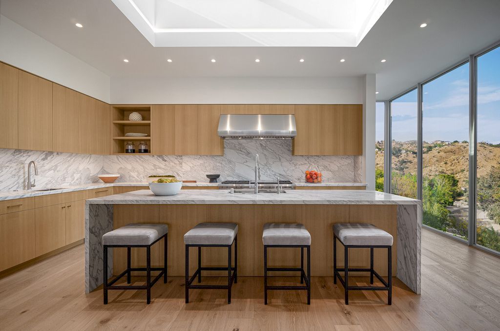 Ventura-Hillside-Home-Stunning-White-Horizontal-Blocks-by-DARX-Studio-7