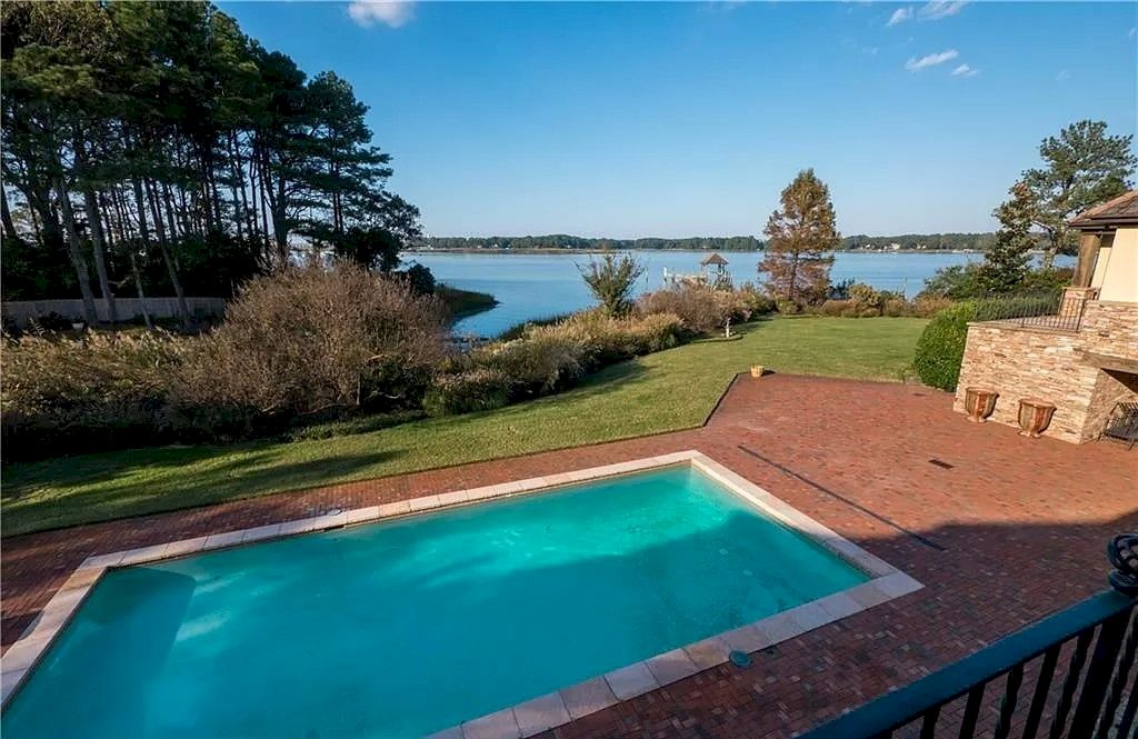 Waterfront-Home-in-Virginia-Hits-Market-for-6150000-26