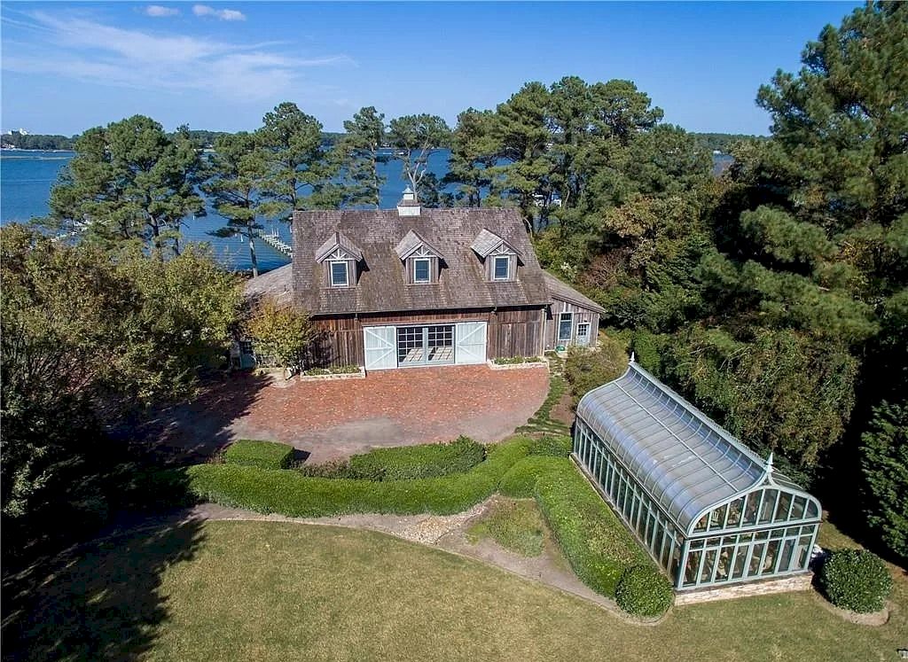 Waterfront-Home-in-Virginia-Hits-Market-for-6150000-28