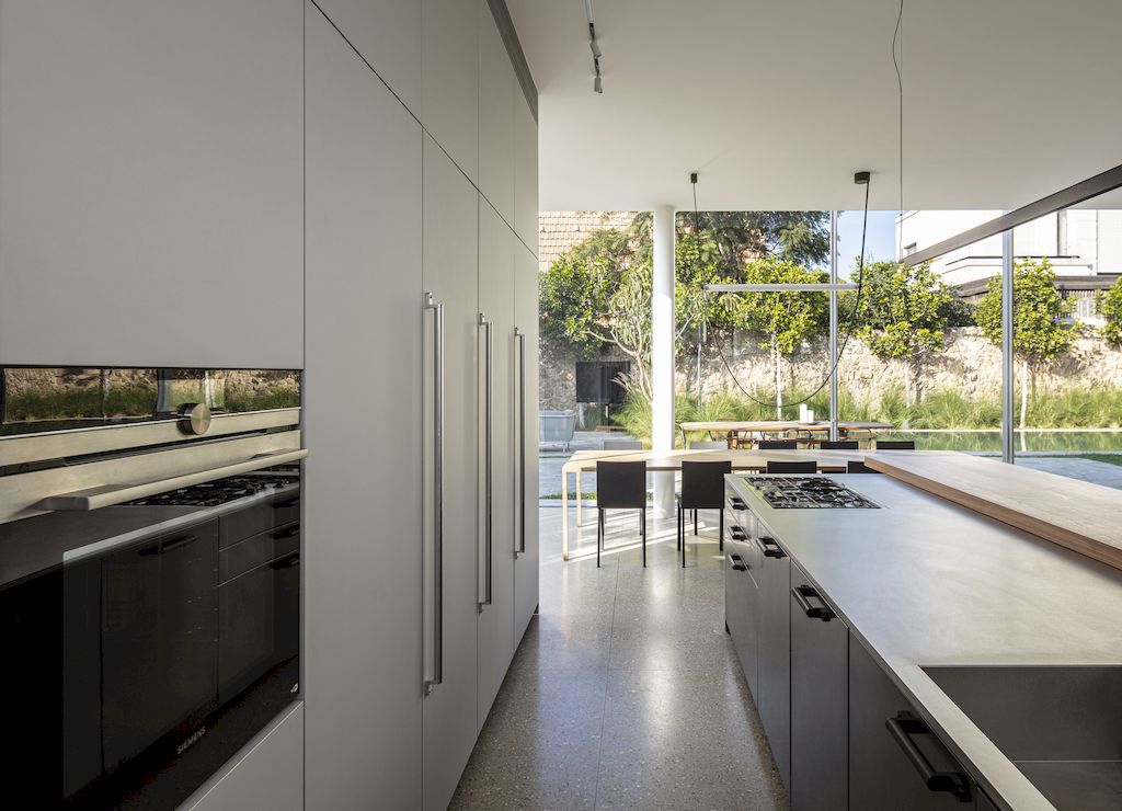 Z-House-Brings-the-Serenity-and-Utmost-Privacy-by-Milic-Harel-Architects-17