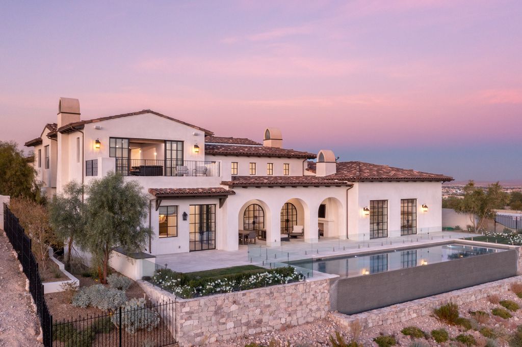  Majestically Nevada Masterpiece sells for $23,000,000 with city, mountain and golf course view