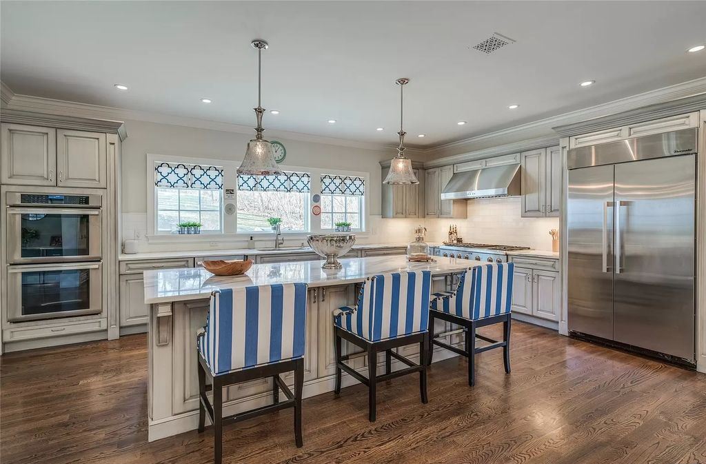 Luxury Hamptons Style Shingle Home in New York hits Market for $3,495,000