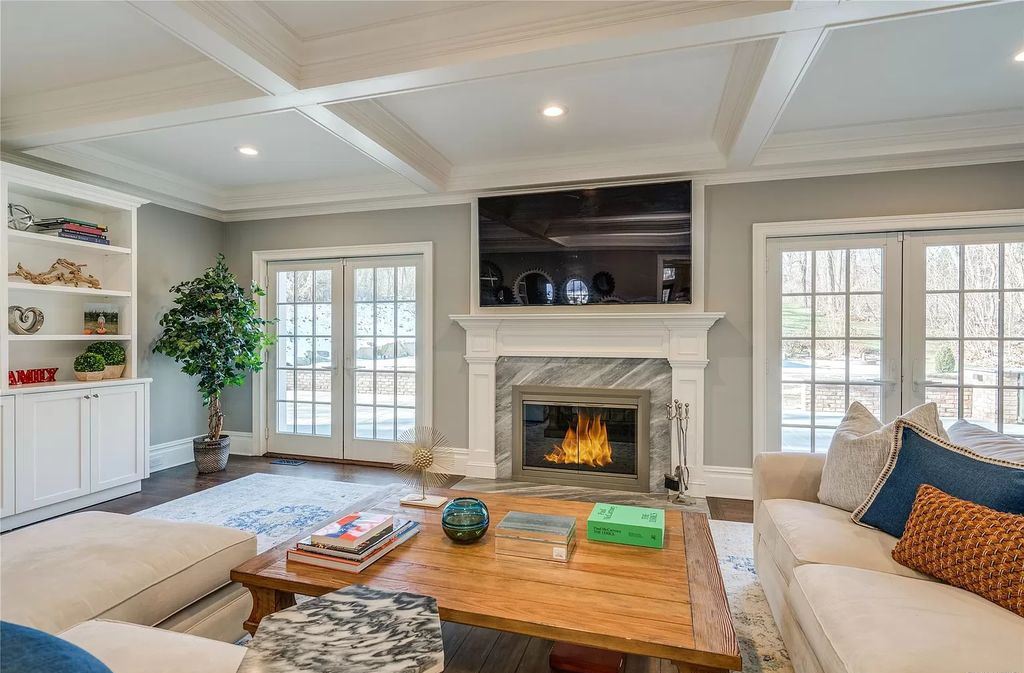 Luxury Hamptons Style Shingle Home in New York hits Market for $3,495,000