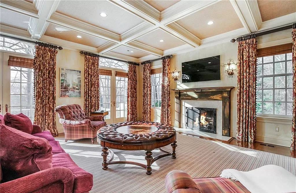 Class Home in New York as a picture of perfection hits Market for $4,495,000