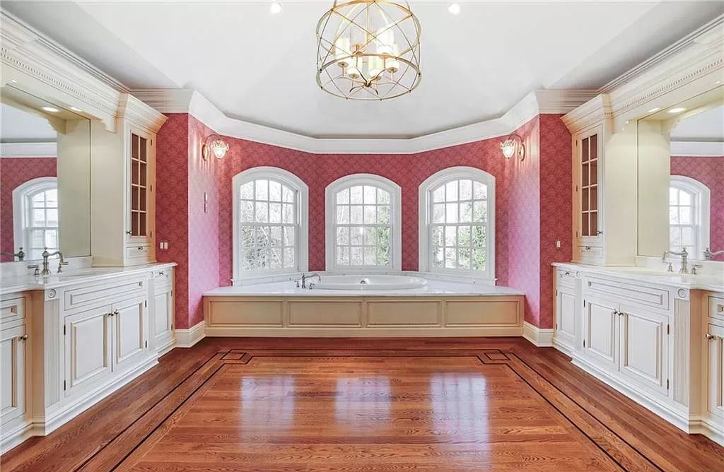 Class Home in New York as a picture of perfection hits Market for $4,495,000