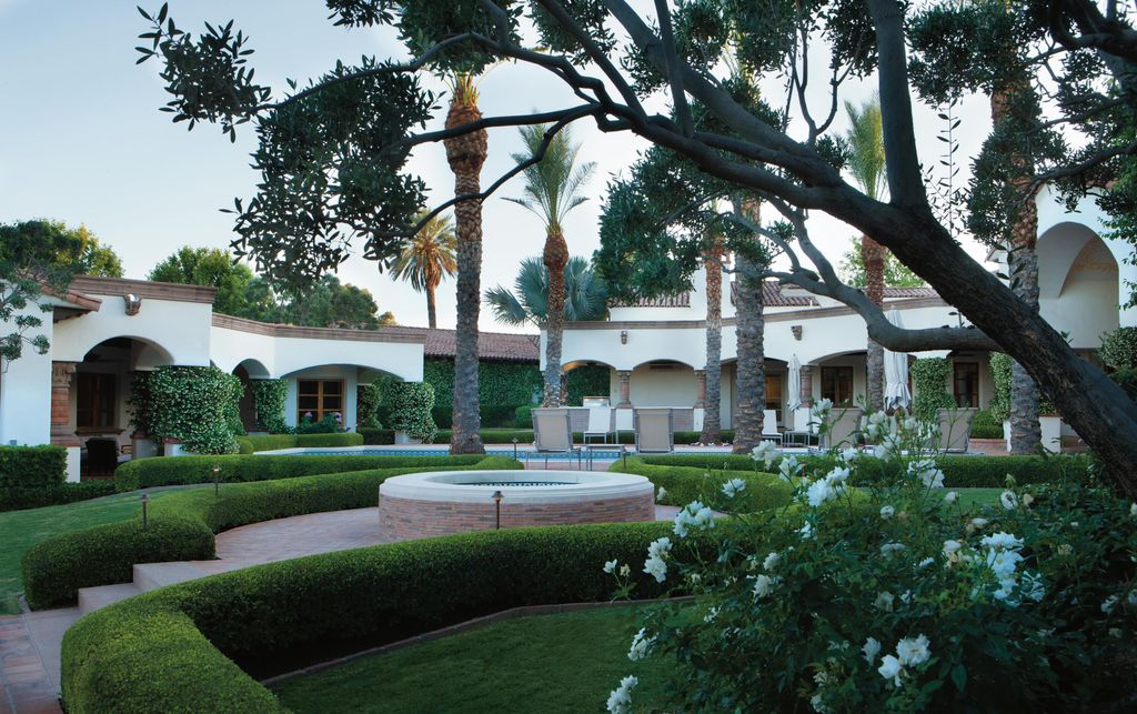 Opulence Residence in Arizona with Camelback Mountain views sells for $18,800,000