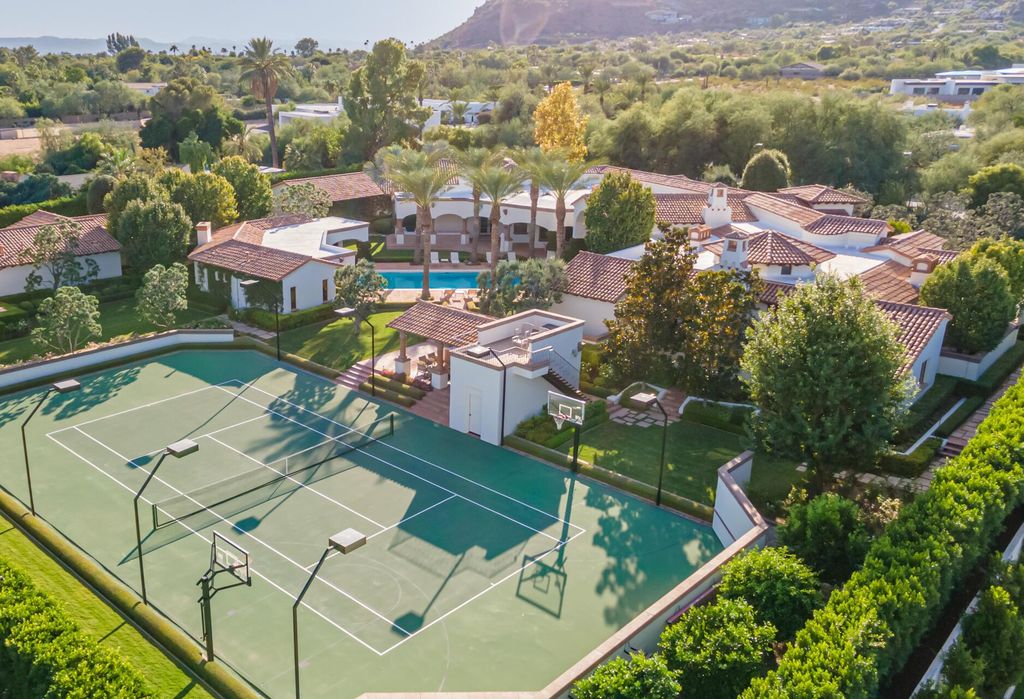 Opulence Residence in Arizona with Camelback Mountain views sells for $18,800,000