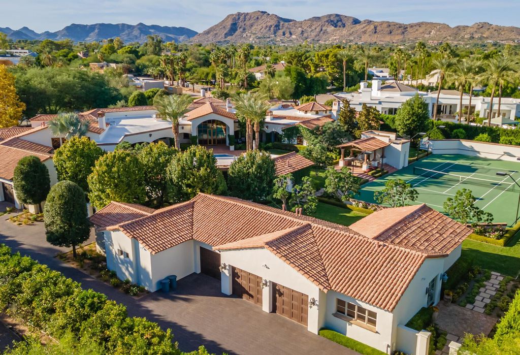 Opulence Residence in Arizona with Camelback Mountain views sells for $18,800,000