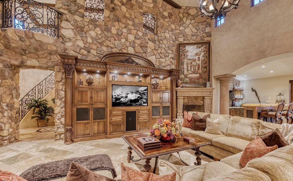 Impressive Resort Style Home in Paradise Valley sells for $6,125,000