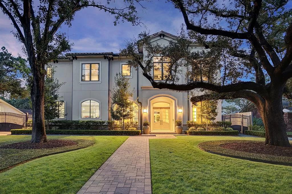 The Home in Houston is an impressive & recently constructed masterpiece by Stacey Fine Homes nestled in a beautiful & quiet part of Tanglewood now available for sale. This home located at 5804 Bayou Glen Rd, Houston, Texas