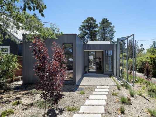 Blackheath courtyard house with prominent facade by Pearson Architecture