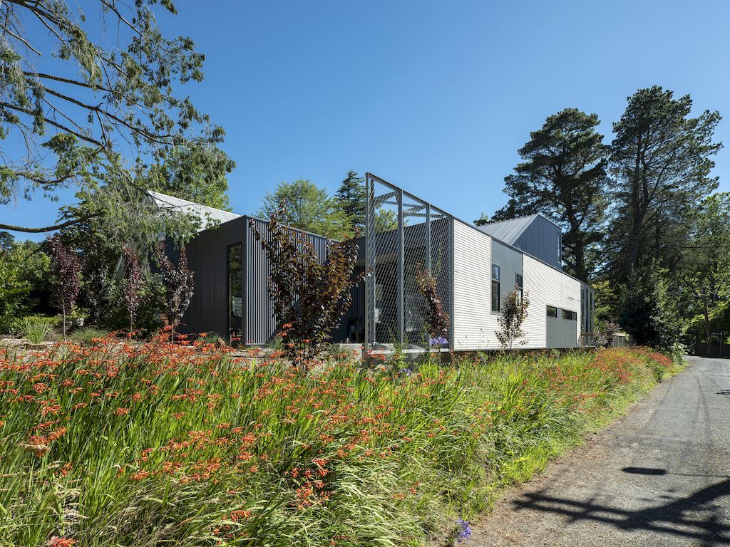 Blackheath courtyard house with prominent facade by Pearson Architecture