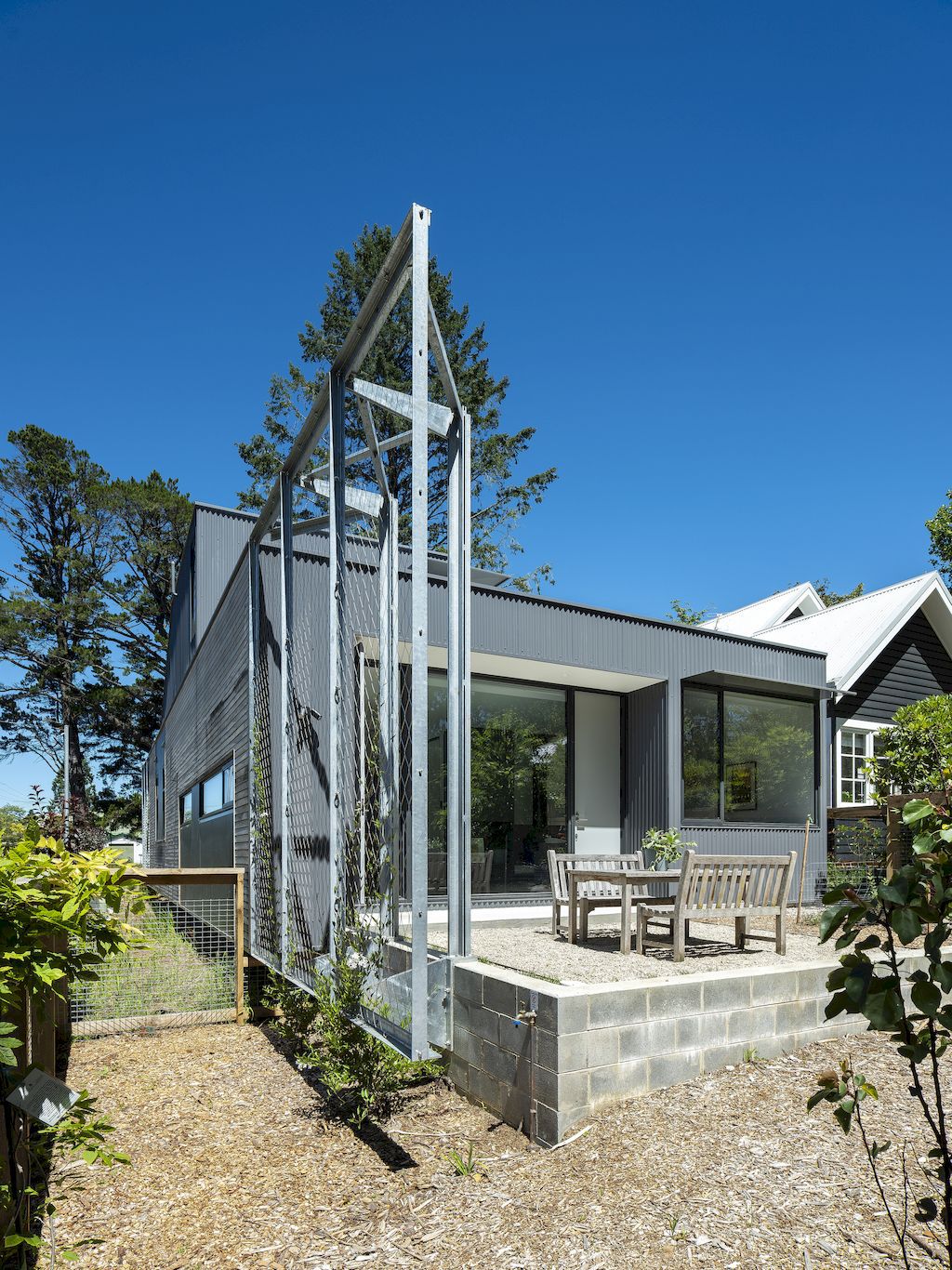 Blackheath courtyard house with prominent facade by Pearson Architecture