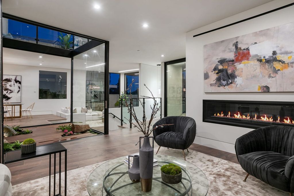 The Home in Santa Monica is a thoughtfully constructed Architectural in Sunset Park with multiple outdoor spaces now available for sale. This home located at 1771 Sunset Ave, Santa Monica, California