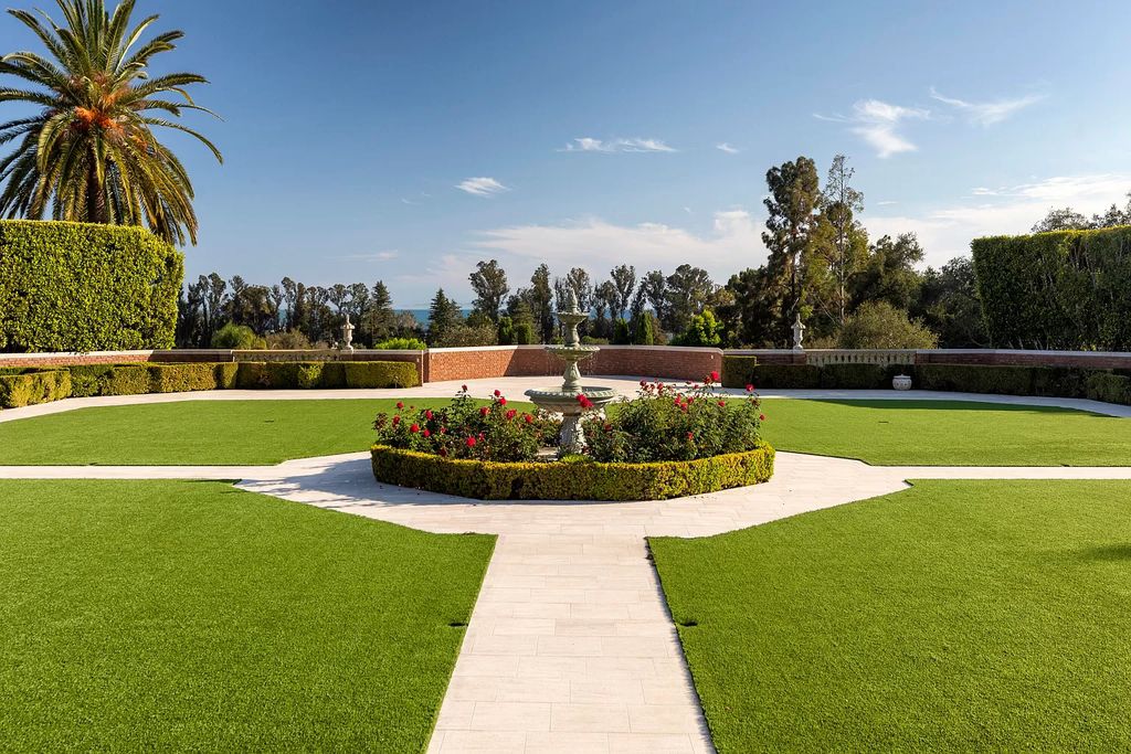 The Villa in Santa Barbara is an arguably the largest and most private estate in Birnam Wood now available for sale. This home located at 1917 Boundary Dr, Santa Barbara, California