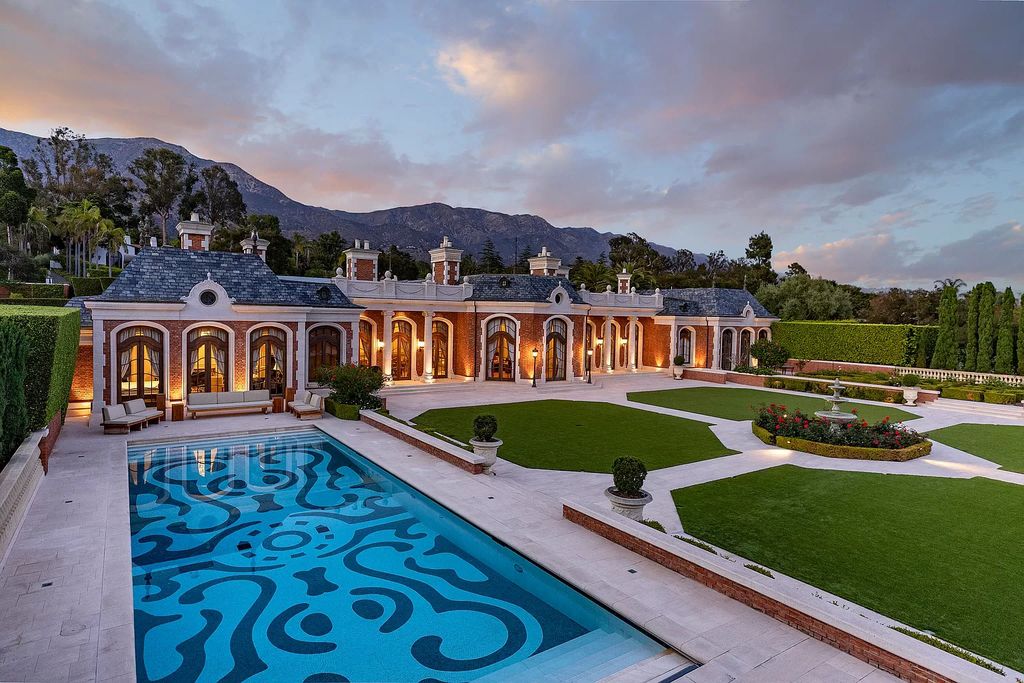 The Villa in Santa Barbara is an arguably the largest and most private estate in Birnam Wood now available for sale. This home located at 1917 Boundary Dr, Santa Barbara, California