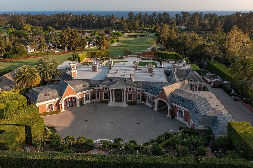 The Villa in Santa Barbara is an arguably the largest and most private estate in Birnam Wood now available for sale. This home located at 1917 Boundary Dr, Santa Barbara, California