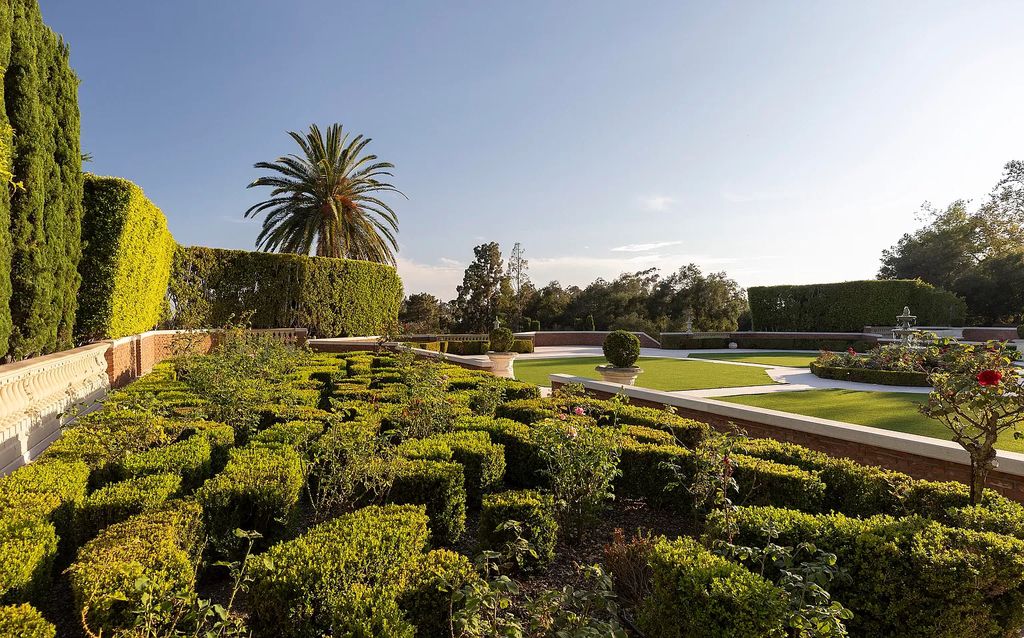 The Villa in Santa Barbara is an arguably the largest and most private estate in Birnam Wood now available for sale. This home located at 1917 Boundary Dr, Santa Barbara, California