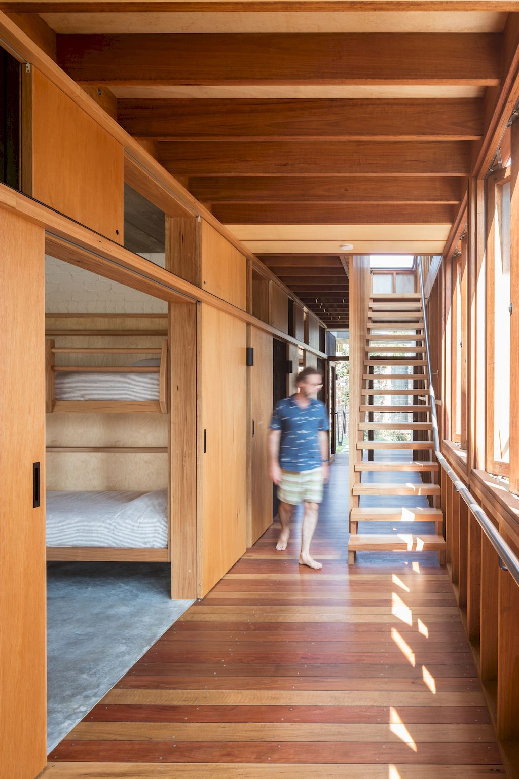 Breezeway House, an angular geometry sculpture by David Boyle Architect