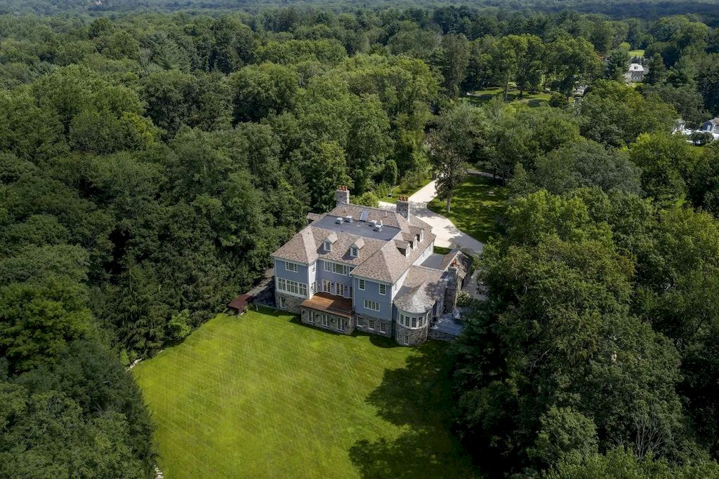 The Home in Connecticut is a luxurious home featuring classic architecture and elegant living spaces now available for sale. This home located at 28 Brynwood Ln, Greenwich, Connecticut; offering 07 bedrooms and 10 bathrooms with 16,800 square feet of living spaces.