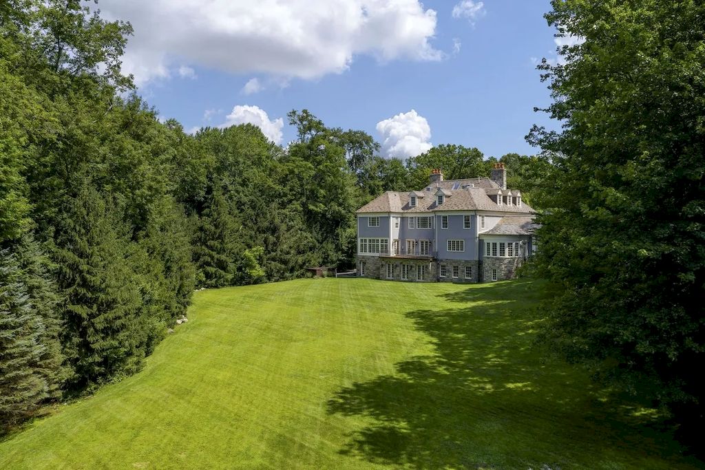 The Home in Connecticut is a luxurious home featuring classic architecture and elegant living spaces now available for sale. This home located at 28 Brynwood Ln, Greenwich, Connecticut; offering 07 bedrooms and 10 bathrooms with 16,800 square feet of living spaces.