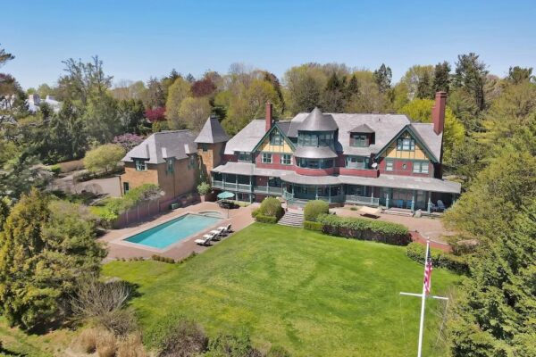 Enjoy Comfortable Moments in Connecticut in this $7,999,000 Classic-style Home