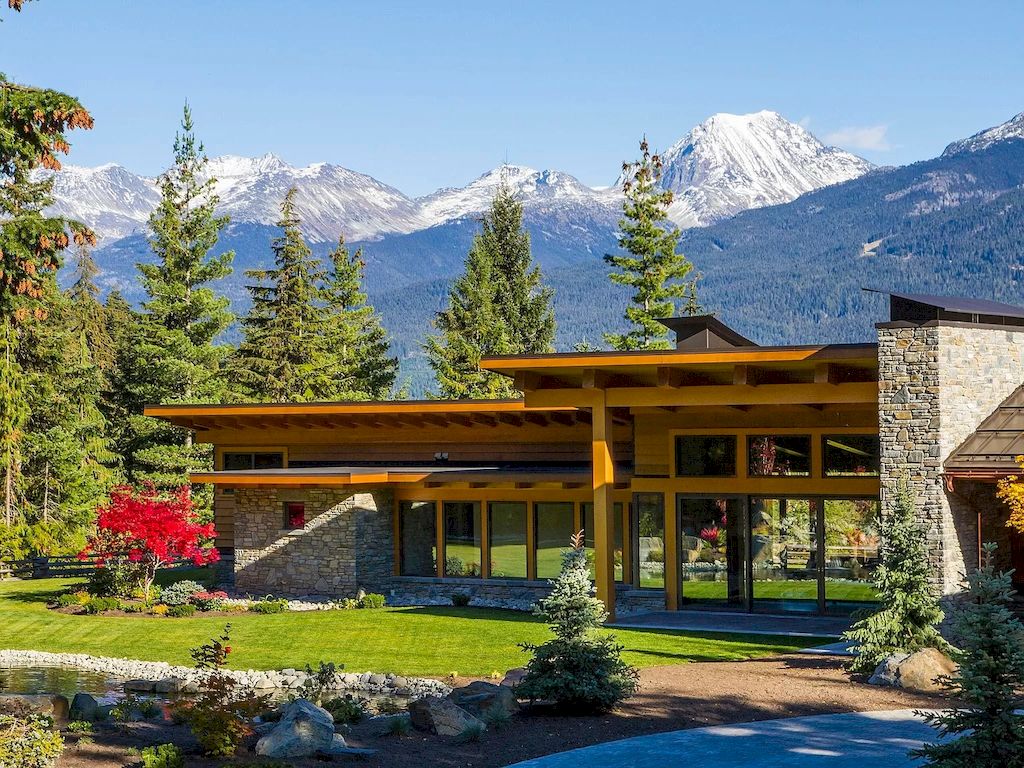 The Whistler Estate provides the alpine views from all directions through floor to ceiling windows and bask in the sunlight from sunrise to sunset home now available for sale