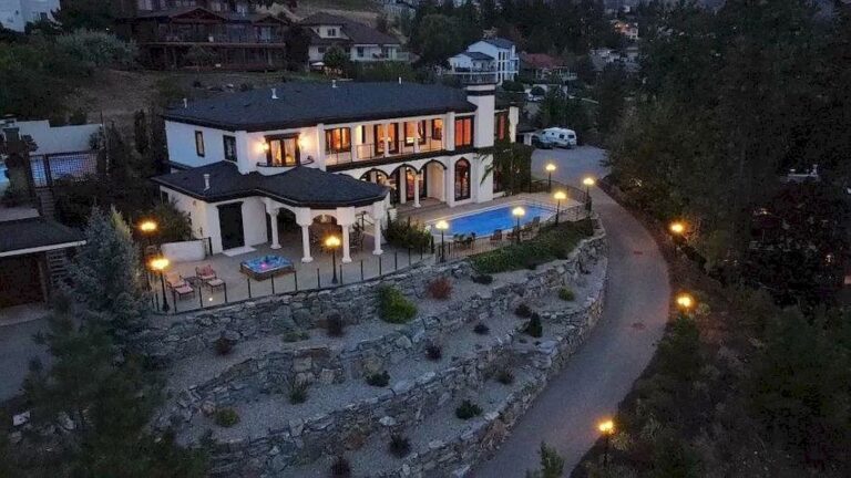 Exquisite Property Capitalizing on Expansive Lake Views in Kelowna Lists for C$3,695,000