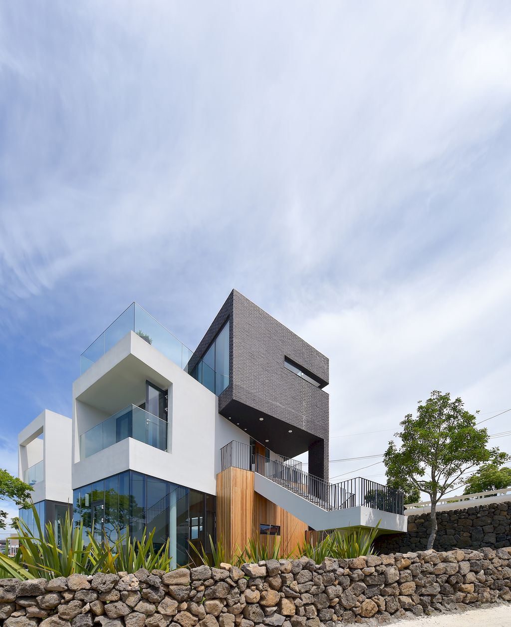 Hahyodaily House, Prominent House in South Korean by UONE architects