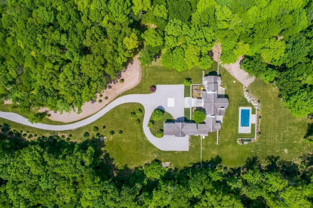 The Home in Connecticut is a luxurious home with elegant and comfortable spaces throughout and energy efficiency now available for sale. This home located at 40/42 Nettleton Hollow Rd, Washington, Connecticut; offering 05 bedrooms and 08 bathrooms with 11,776 square feet of living spaces.