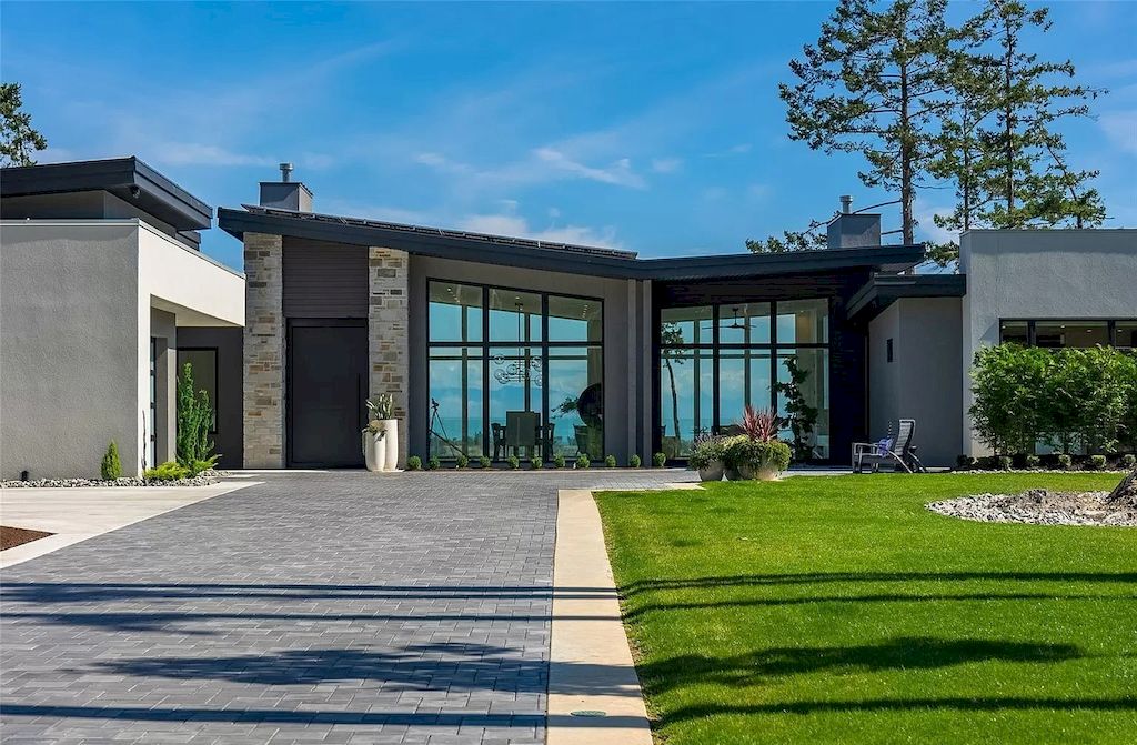 Live-your-Ultimate-Dream-in-C5495000-Oceanfront-Home-on-Vancouver-Island-52