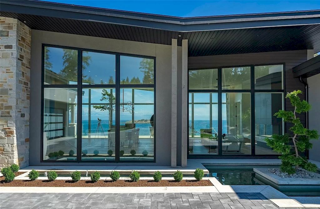 Live-your-Ultimate-Dream-in-C5495000-Oceanfront-Home-on-Vancouver-Island-53
