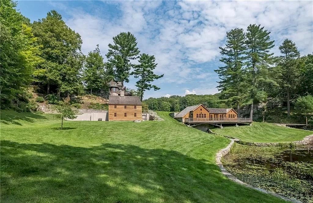 The Home in Connecticut is a luxurious home of exceptional indoor and outdoor spaces now available for sale. This home located at 90 Route 148, Killingworth, Connecticut; offering 06 bedrooms and 06 bathrooms with 4,204 square feet of living spaces. 