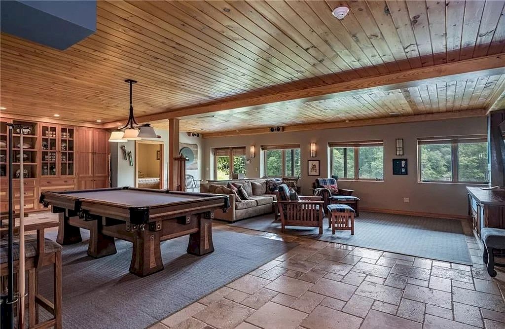 The Home in Connecticut is a luxurious home of exceptional indoor and outdoor spaces now available for sale. This home located at 90 Route 148, Killingworth, Connecticut; offering 06 bedrooms and 06 bathrooms with 4,204 square feet of living spaces. 