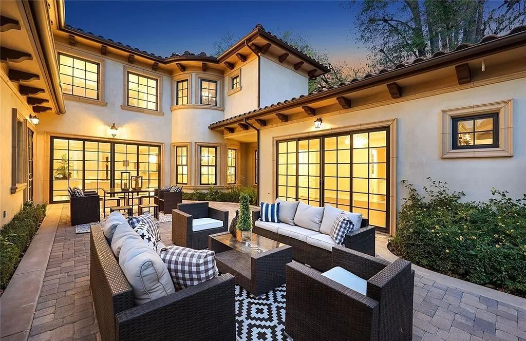 The Home in Arcadia is a new construction has an expansive outdoor living space with special customized swimming pool now available for sale. This home located at 412 W Palm Dr, Arcadia, California