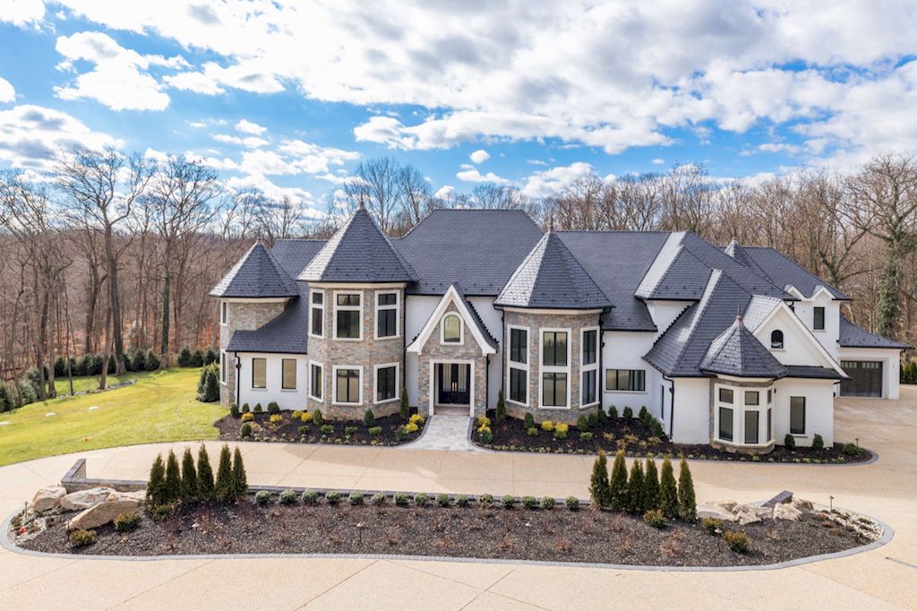 The Home in Virginia is a luxurious home incorporating smart home technologies and amenities now available for sale. This home located at 1332 McCay Ln, McLean, Virginia; offering 06 bedrooms and 10 bathrooms with 13,722 square feet of living spaces.