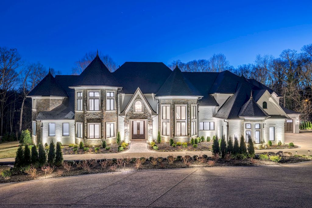 The Home in Virginia is a luxurious home incorporating smart home technologies and amenities now available for sale. This home located at 1332 McCay Ln, McLean, Virginia; offering 06 bedrooms and 10 bathrooms with 13,722 square feet of living spaces.