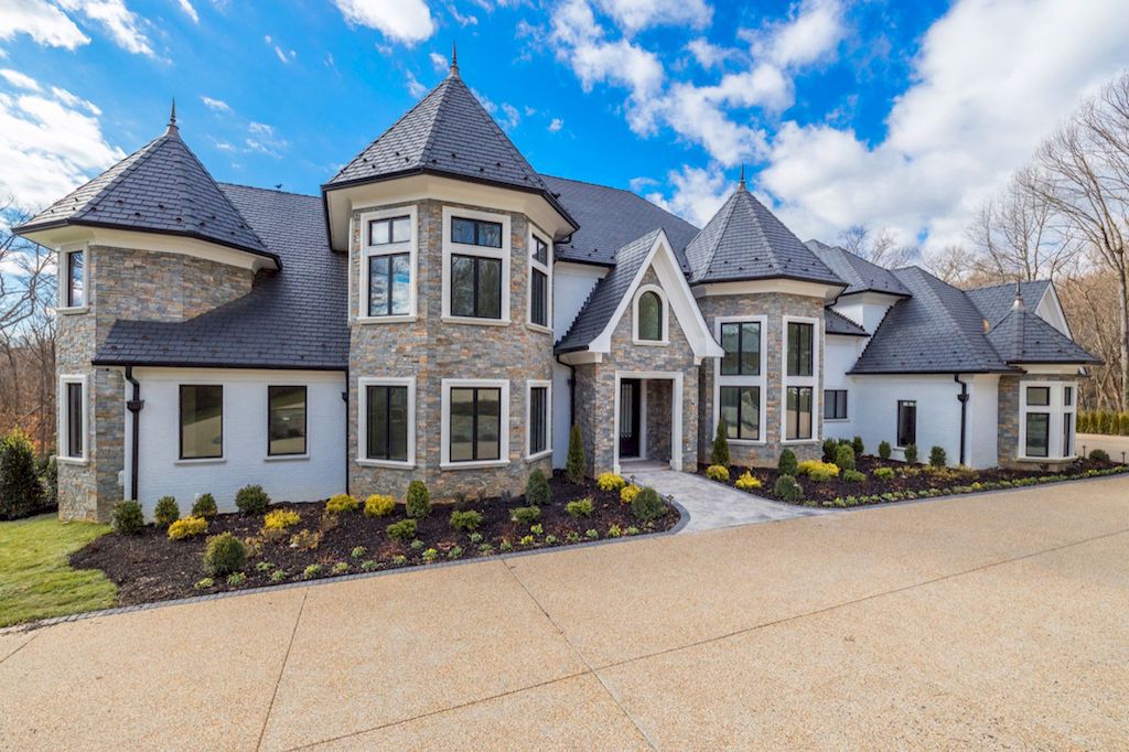 The Home in Virginia is a luxurious home incorporating smart home technologies and amenities now available for sale. This home located at 1332 McCay Ln, McLean, Virginia; offering 06 bedrooms and 10 bathrooms with 13,722 square feet of living spaces.